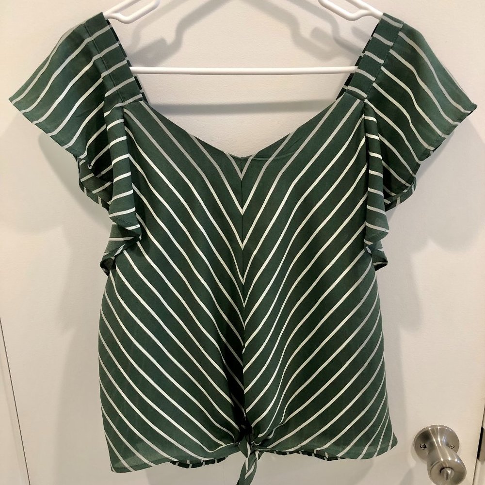 Green and white top with Tie and square neckline size l